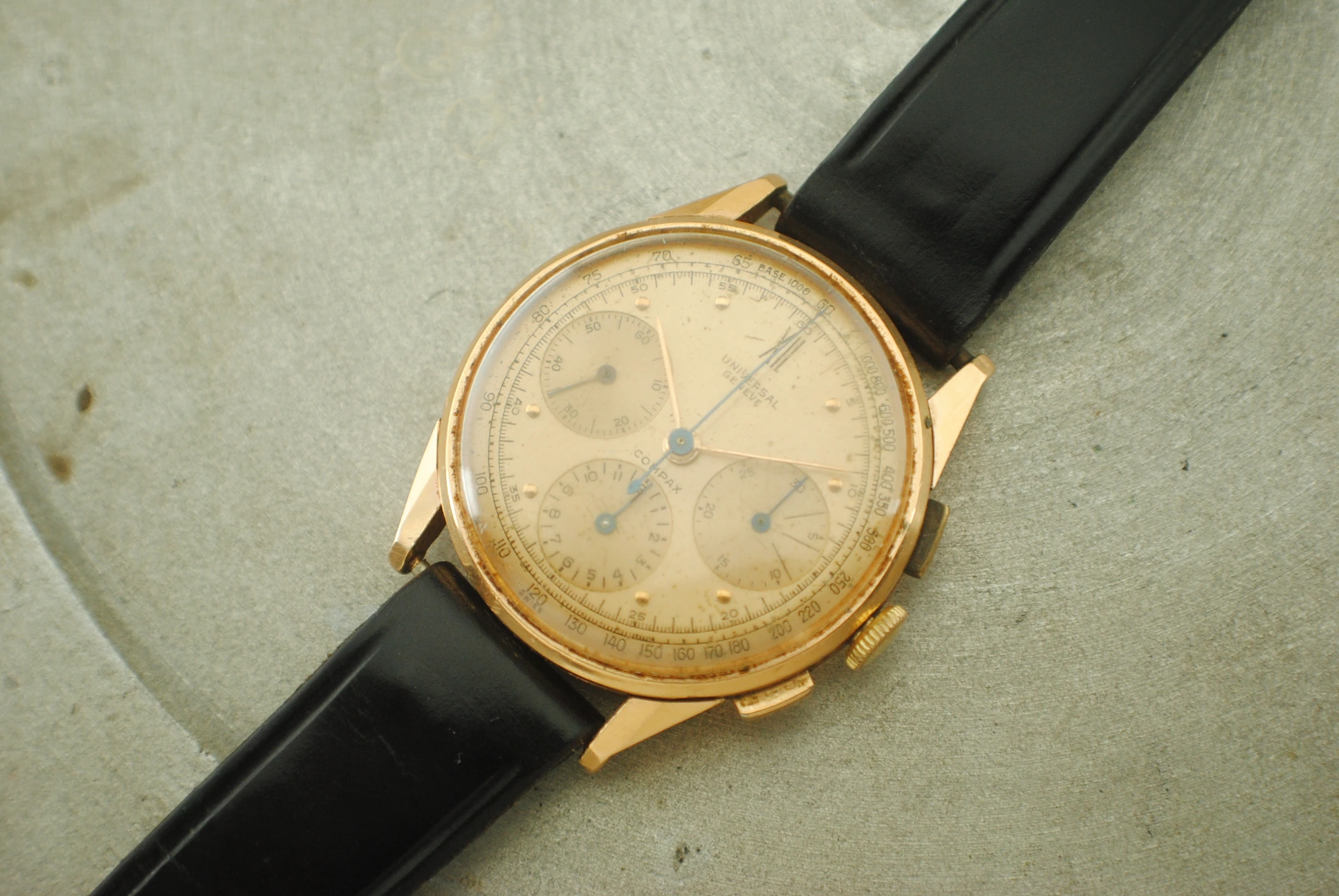 Universal Genève Ref. 12510 — 18k Rose Gold Pink-on-Pink Monochrome Chronograph