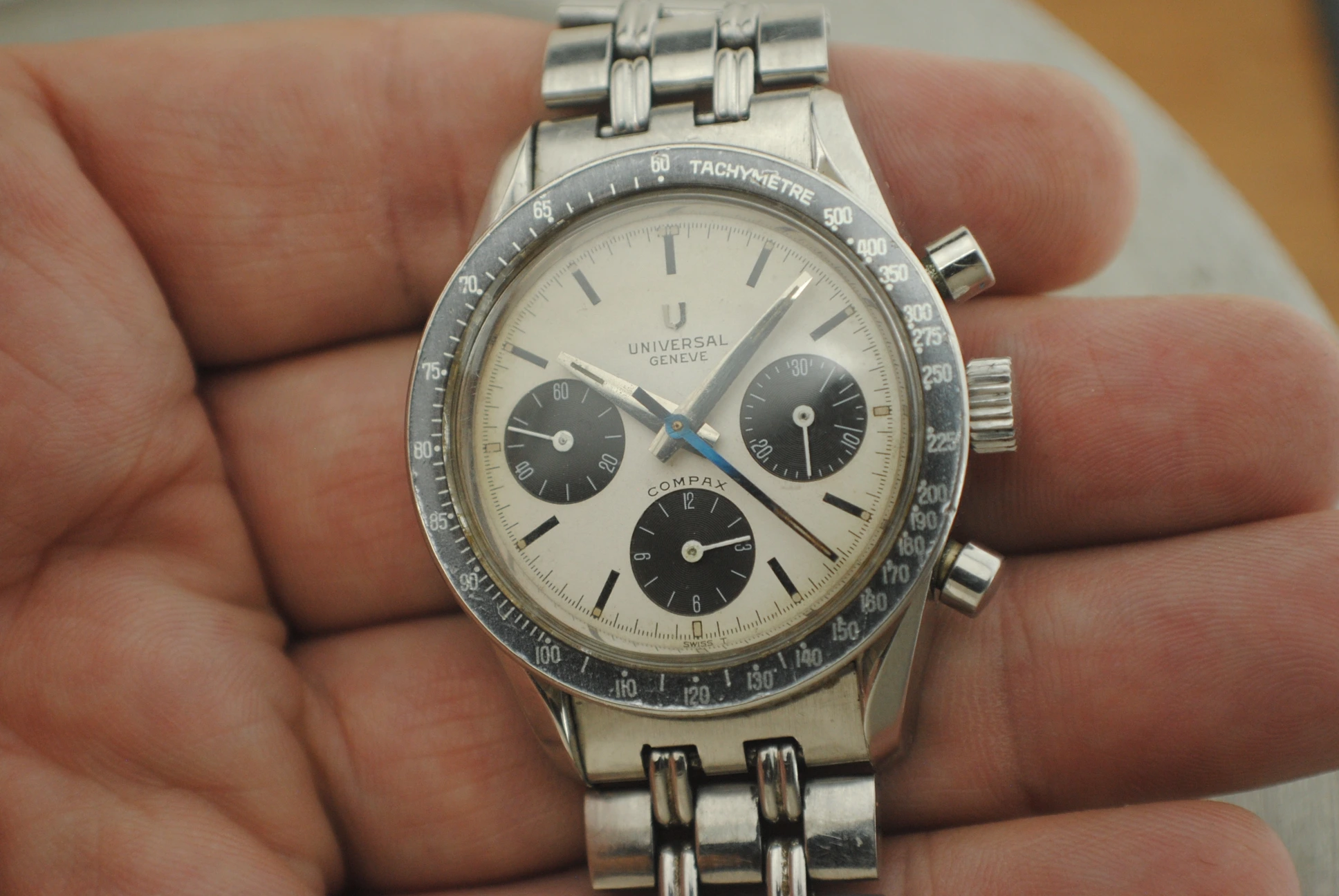 Untreated third documentary view supplied for the sold Universal Genève reference 885103/02 Nina Rindt chronograph